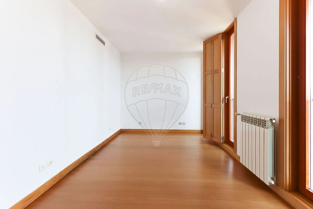 Apartamento T3 para Arrendamento em Parque das Nações Foto 33