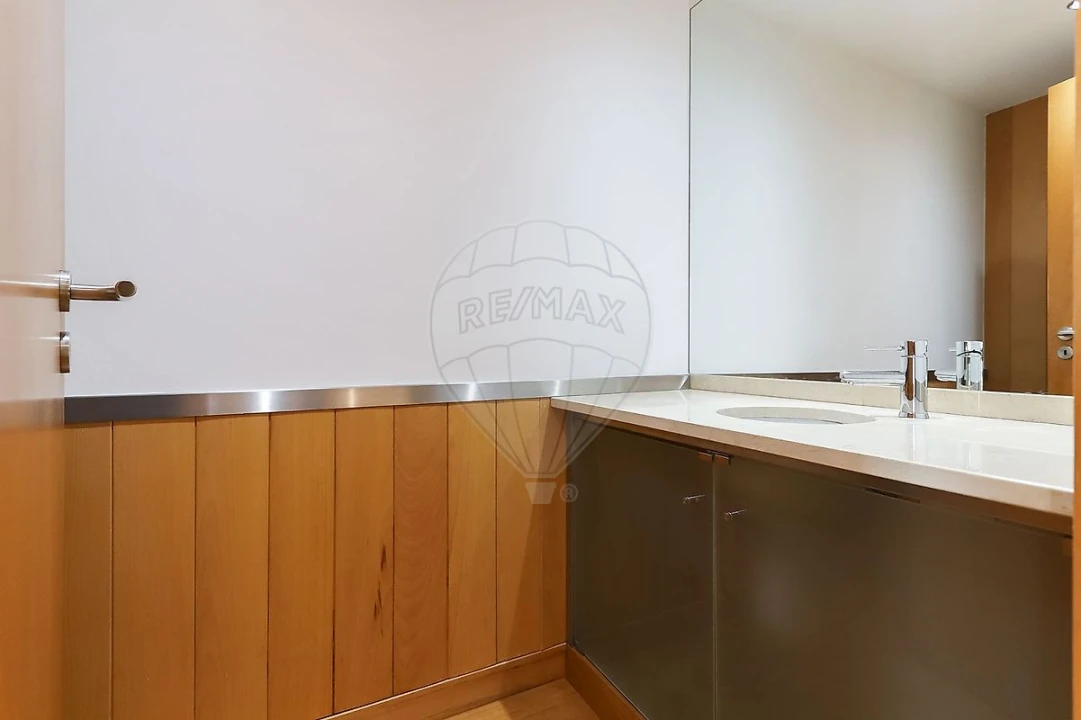 Apartamento T3 para Arrendamento em Parque das Nações Foto 29