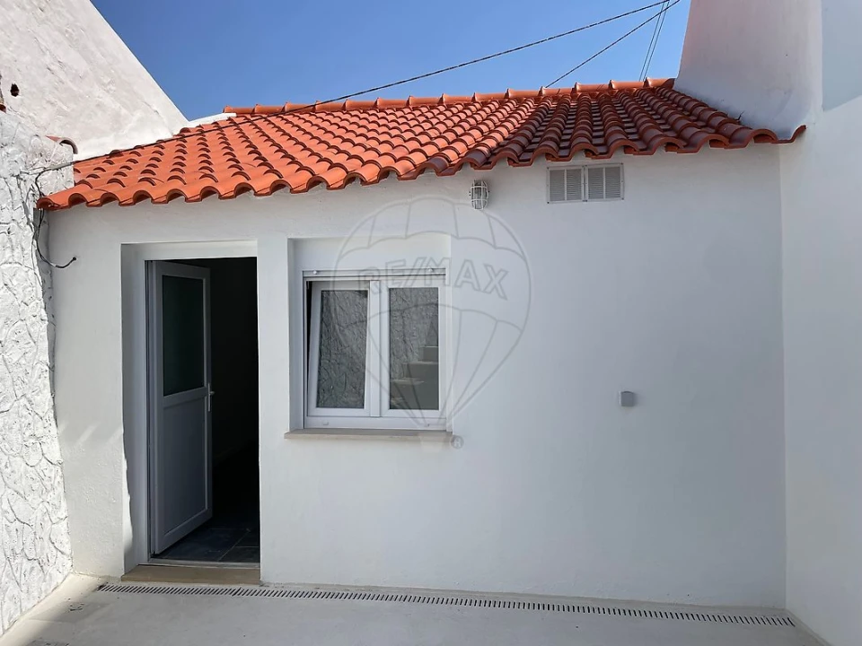 Moradia T2 para Venda em Alguber Foto 16