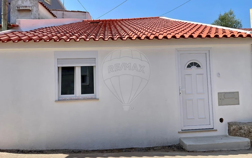 Moradia T2 para Venda em Alguber Foto 4