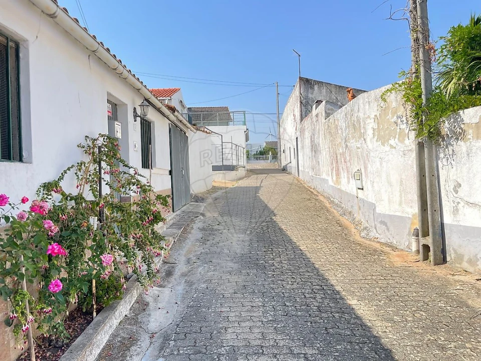 Moradia T2 para Venda em Alguber Foto 19