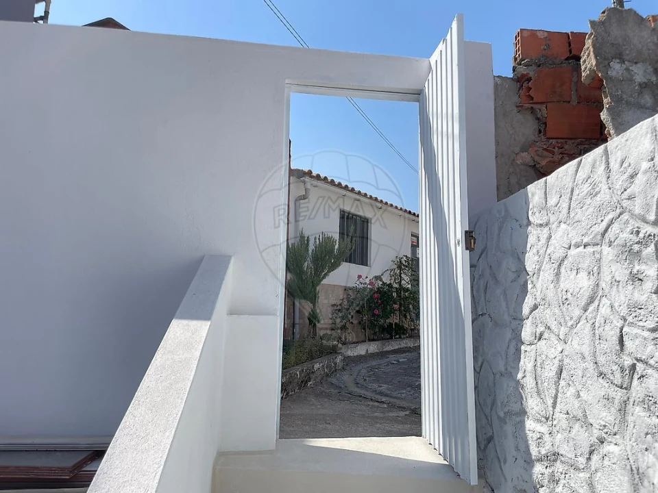 Moradia T2 para Venda em Alguber Foto 20