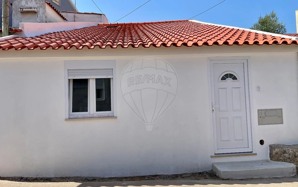Moradia T2 para Venda em Alguber Foto 4