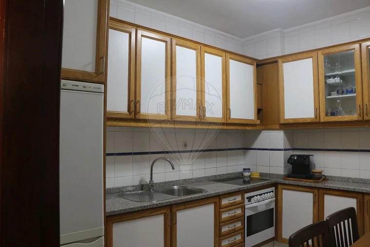 Apartamento T3 para Arrendamento em Espinho Foto 5