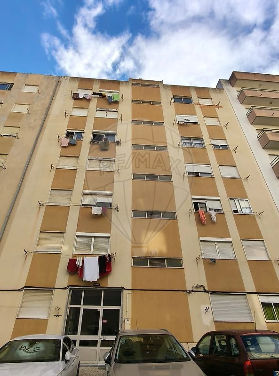 Apartamento T2 para Venda em Carregado e Cadafais Foto 4