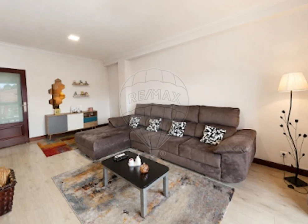 Apartamento T2 para Venda em Agrela Foto 9