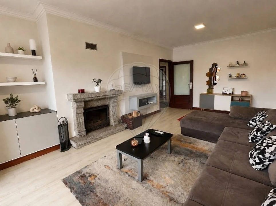 Apartamento T2 para Venda em Agrela Foto 10