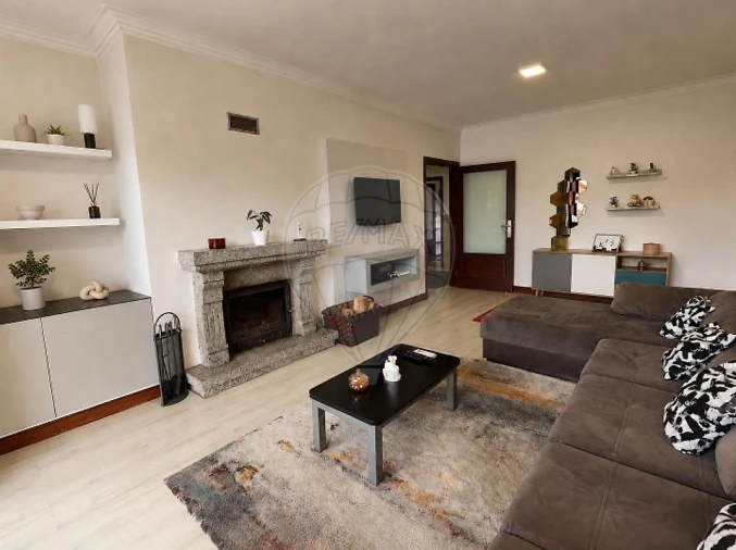 Apartamento T2 para Venda em Agrela Foto 10