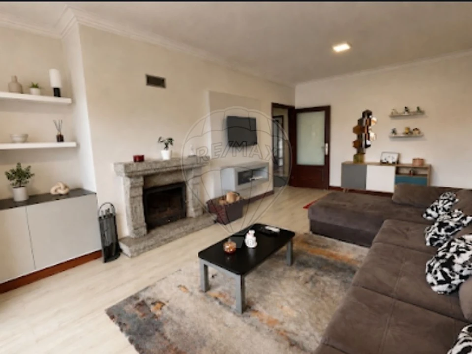Apartamento T2 para Venda em Agrela Foto 12