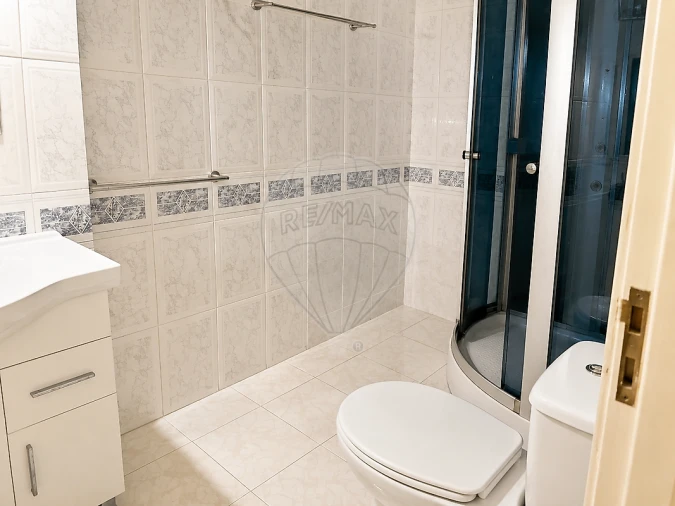 Apartamento T3 para Arrendamento em Alfragide Foto 12