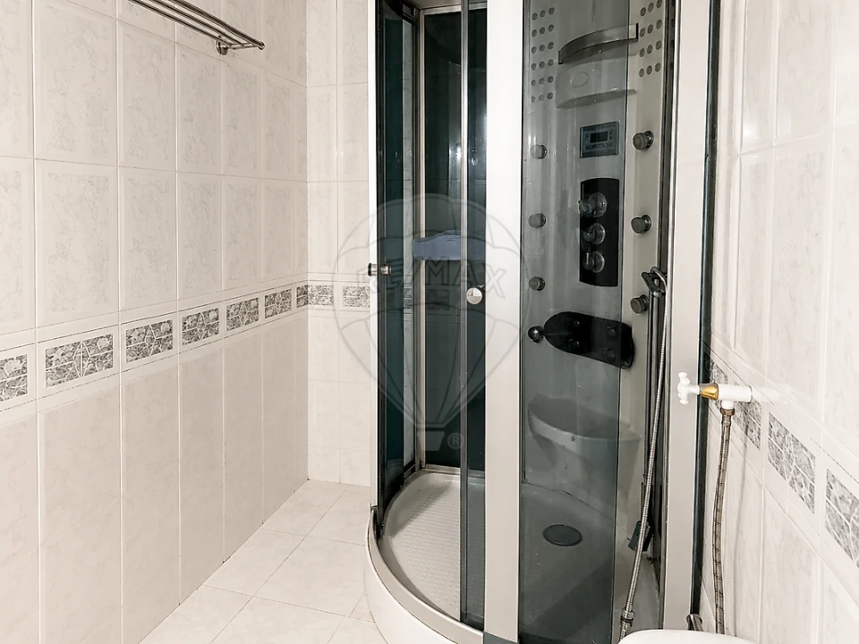 Apartamento T3 para Arrendamento em Alfragide Foto 11