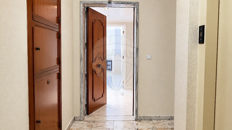 Apartamento T3 para Arrendamento em Alfragide