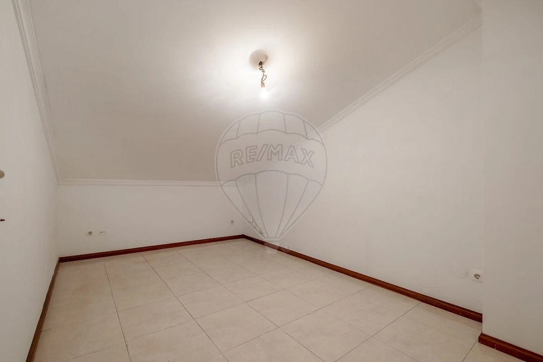 Moradia T3 para Venda em Folgosa Foto 29
