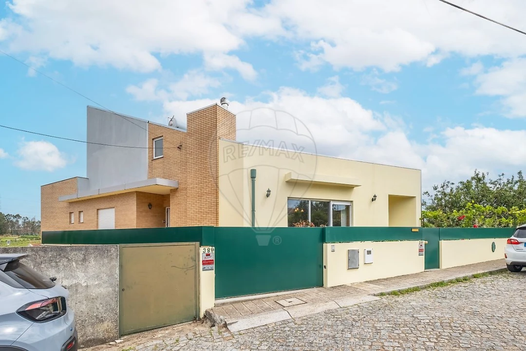 Moradia T3 para Venda em Folgosa Foto 1