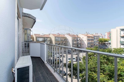 Apartamento T2 para Venda em Laranjeiro e Feijó