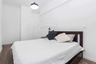 Apartamento T2 para Venda em Laranjeiro e Feijó
