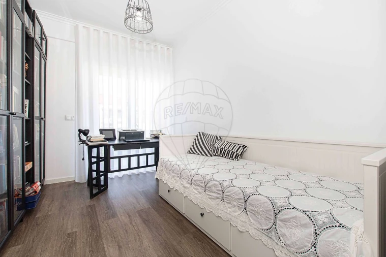 Apartamento T2 para Venda em Laranjeiro e Feijó Foto 5