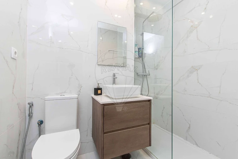 Apartamento T2 para Venda em Laranjeiro e Feijó Foto 7