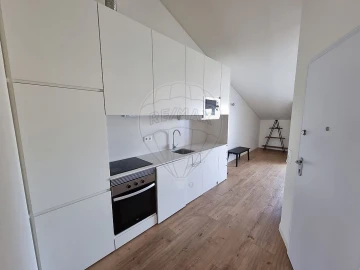 Apartamento T1 para Venda em Campolide