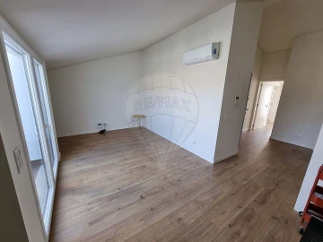 Apartamento T1 para Venda em Campolide