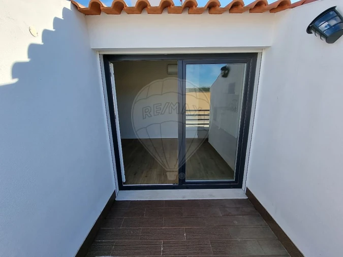 Apartamento T1 para Venda em Campolide Foto 2