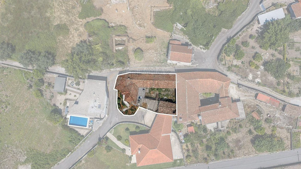 Moradia T1 para Venda em Travassos Foto 2