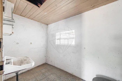 Moradia T1 para Venda em Travassos