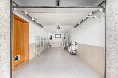 Moradia T3 para Venda em Fonte Arcada e Oliveira