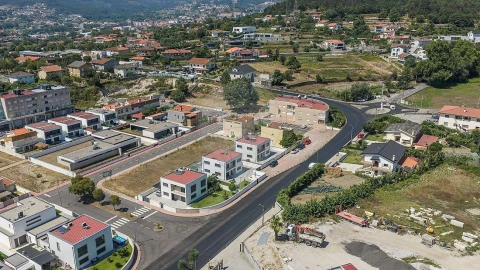 Moradia T3 para Venda em Fonte Arcada e Oliveira