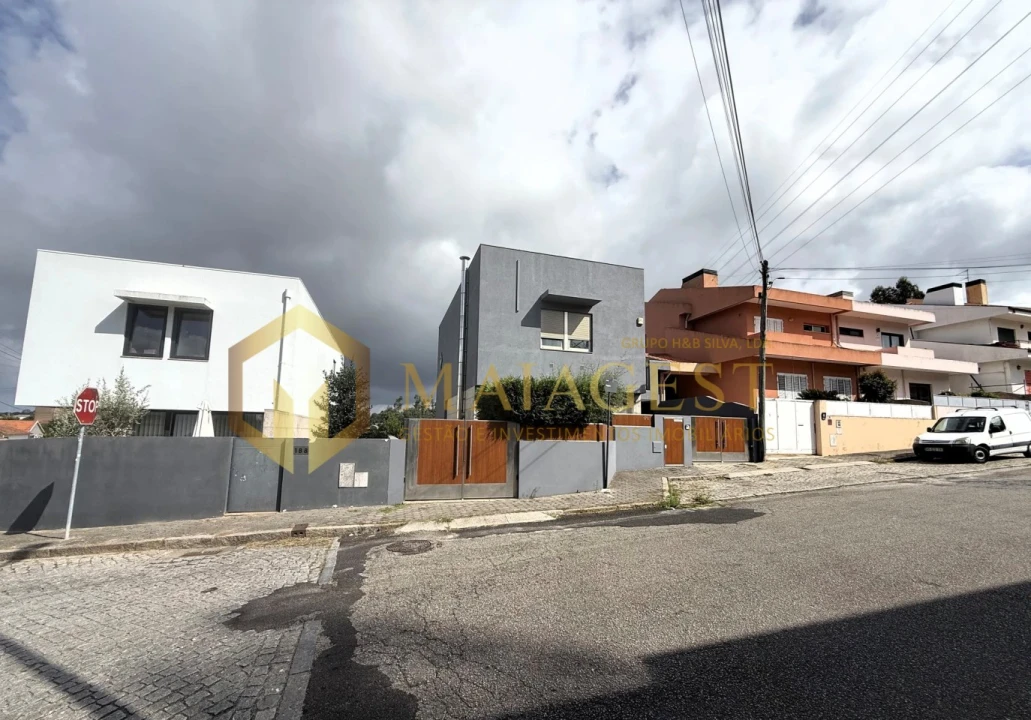 Moradia T3 para Venda em Serzedo e Perosinho Foto 3