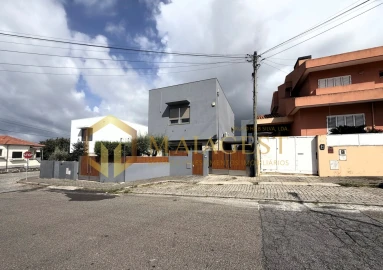 Moradia T3 para Venda em Serzedo e Perosinho