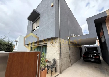 Moradia T3 para Venda em Serzedo e Perosinho
