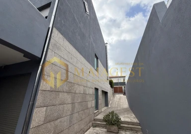 Moradia T3 para Venda em Serzedo e Perosinho