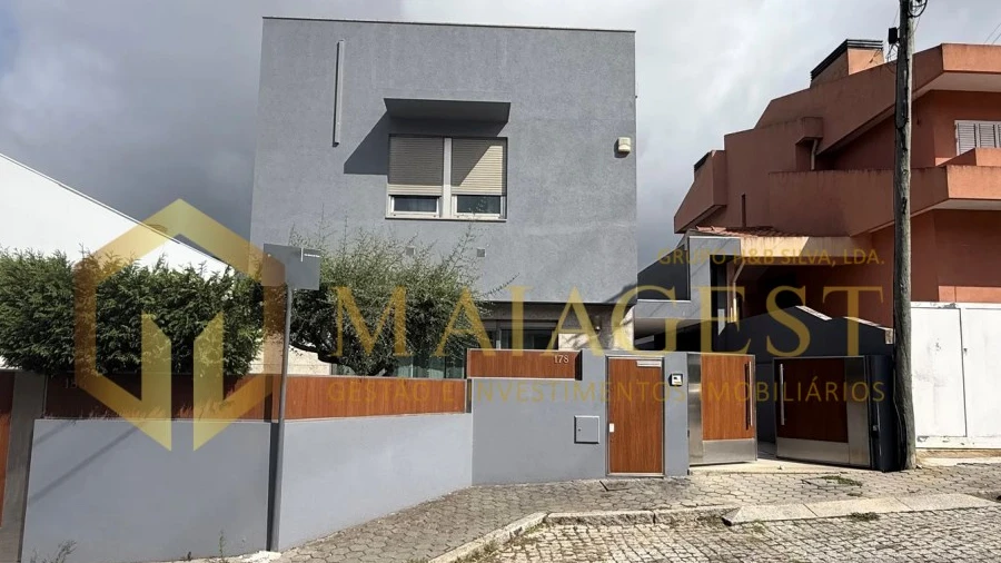 Moradia T3 para Venda em Serzedo e Perosinho