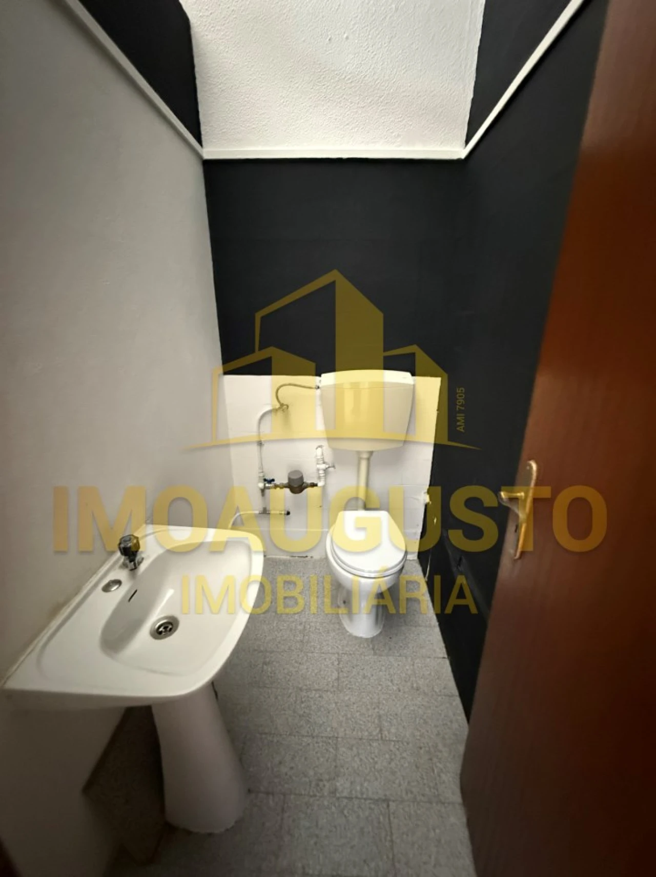 Loja para Arrendamento em Guarda Foto 7