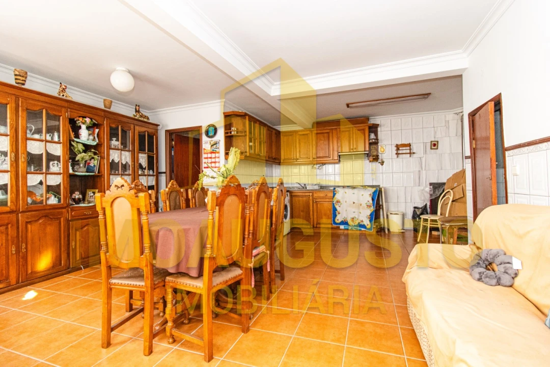 Moradia T4 para Venda em Gouveia (São Pedro e São Julião) Foto 3