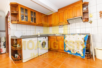 Moradia T4 para Venda em Gouveia (São Pedro e São Julião)