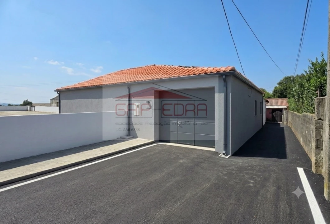 Moradia T4 para Venda em Canelas Foto 1