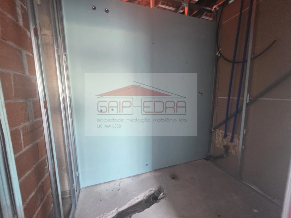 Moradia T4 para Venda em Canelas Foto 12