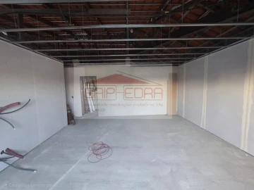 Moradia T4 para Venda em Canelas