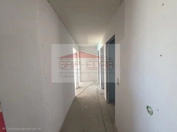 Moradia T4 para Venda em Canelas