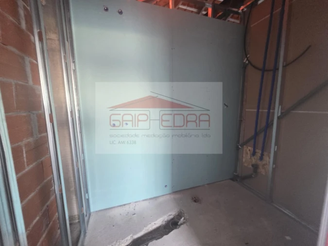 Moradia T4 para Venda em Canelas Foto 12