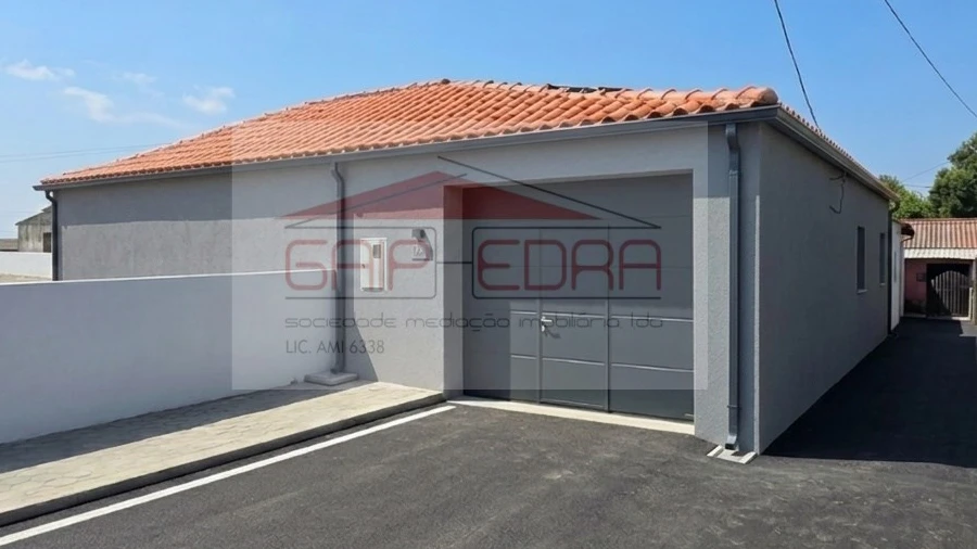 Moradia T4 para Venda em Canelas