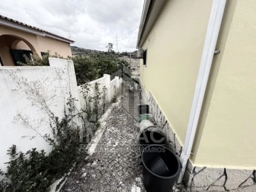 Moradia T3 para Venda em Fanhões