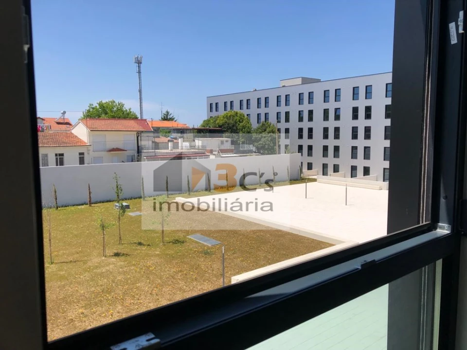 Apartamento T1 para Venda em Paranhos Foto 3