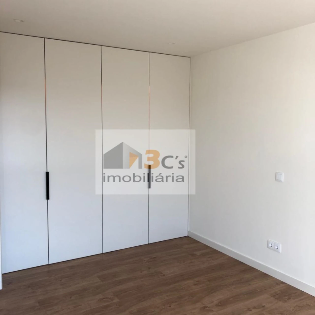 Apartamento T1 para Venda em Paranhos Foto 19