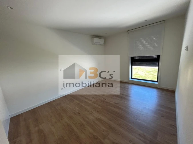 Apartamento T1 para Venda em Paranhos Foto 16