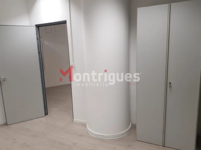 Escritório para Arrendamento em São Domingos de Benfica Foto 14