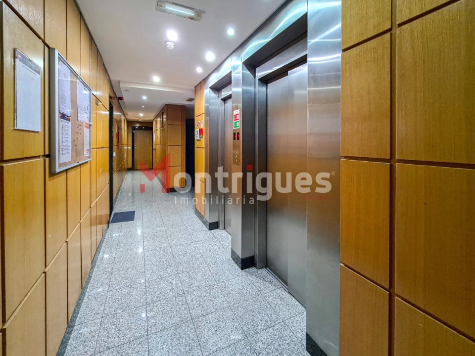 Apartamento T4 para Arrendamento em Parque das Nações Foto 4