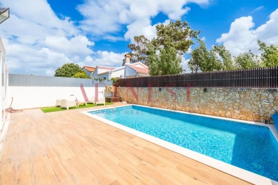 Moradia T4 para Venda em Fernao Ferro